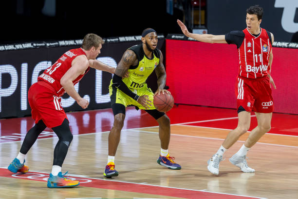 闯入查尔斯 闯入查尔斯