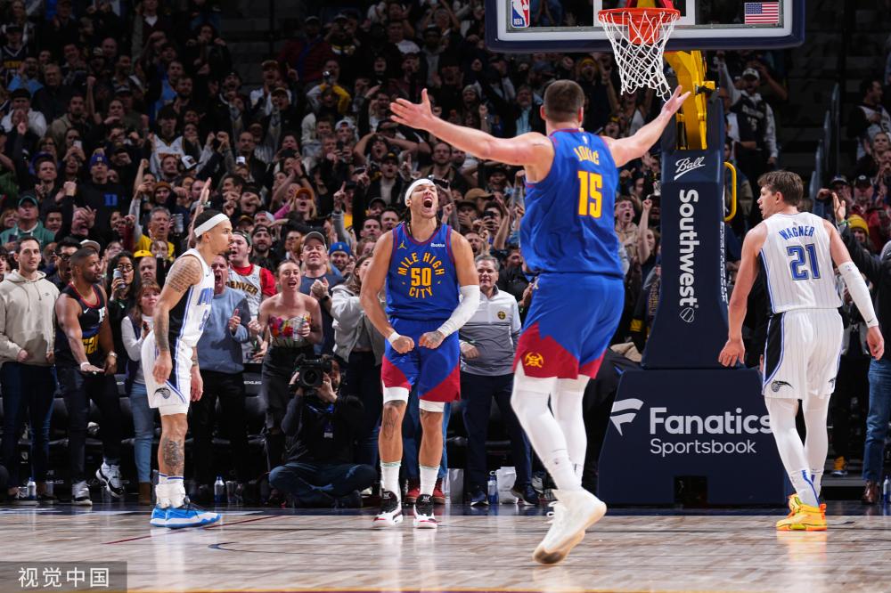 老鹰依然不 老鹰依然不