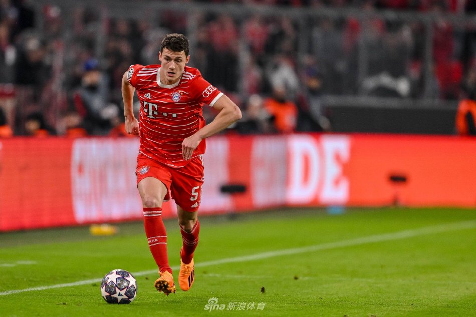 足坛的地位 足坛的地位